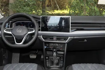 2025款 速腾 改款二 300TSI 双离合卓越版内饰