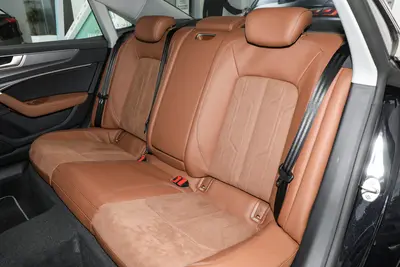 2025款 奥迪A7L 45 TFSI 豪华型空间