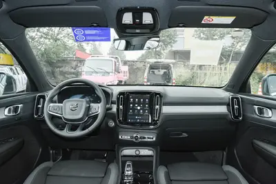 2026款 沃尔沃XC40 B3 两驱智远豪华版内饰