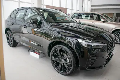 2026款 沃尔沃XC60 B5 四驱智远极夜黑版外观