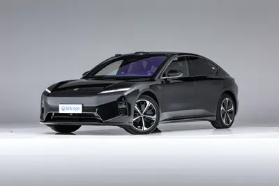 2025款 蔚来ET5 740km 100kWh外观