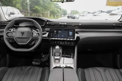 2025款 标致508L 400THP 驭控旗舰版内饰