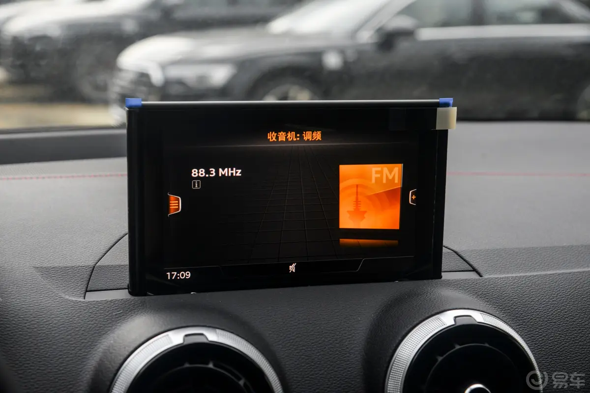 奥迪Q2L35 TFSI 进取动感型车机