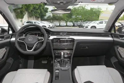 2025款 迈腾 改款三 众享版 330TSI 豪华型内饰
