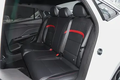 2026款 MG5 300TGI 双离合全球旗舰版空间