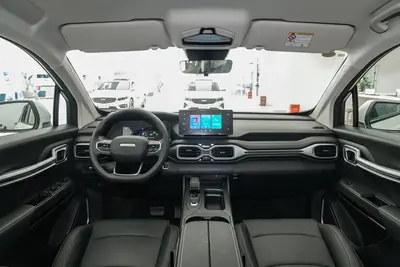 2025款 雷达金刚 EV 430km 后驱标箱招财金刚内饰