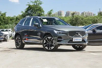 2026款 沃尔沃XC60 插电混动 2.0T 64km 长续航智远豪华版外观