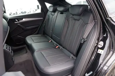2025款 奥迪Q5L Sportback quattro45周年典藏版 40 TFSI 时尚型空间