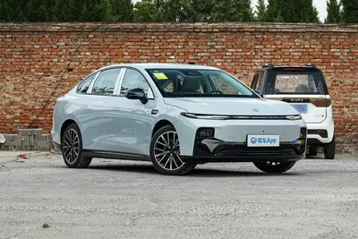 2025款 零跑B01 550km 舒享版外观
