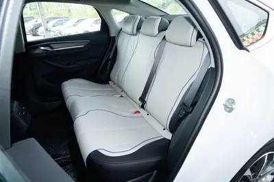 2025款 驱逐舰05 DM-i 1.5L 55km 畅行版空间