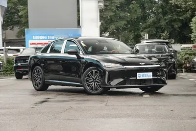 2025款 风云A9L 1.5T 前驱260超长续航尊贵版外观