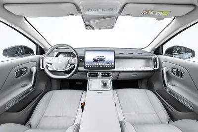2025款 零跑B01 650km 激光雷达版内饰