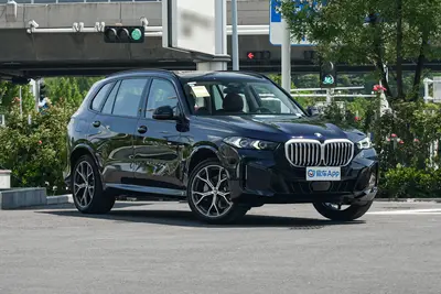 2025款 宝马X5 xDrive30Li 尊享型M运动曜夜套装外观