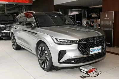 2025款 航海家 混动 2.0T 四驱总统版外观