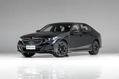 2025款 宝马5系 530Li 尊享型 M运动套装外观