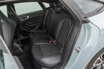 2025款 奥迪A5L Sportback 2.0T 智领quattro型空间