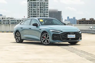 2025款 奥迪A5L Sportback 2.0T 智领quattro型外观