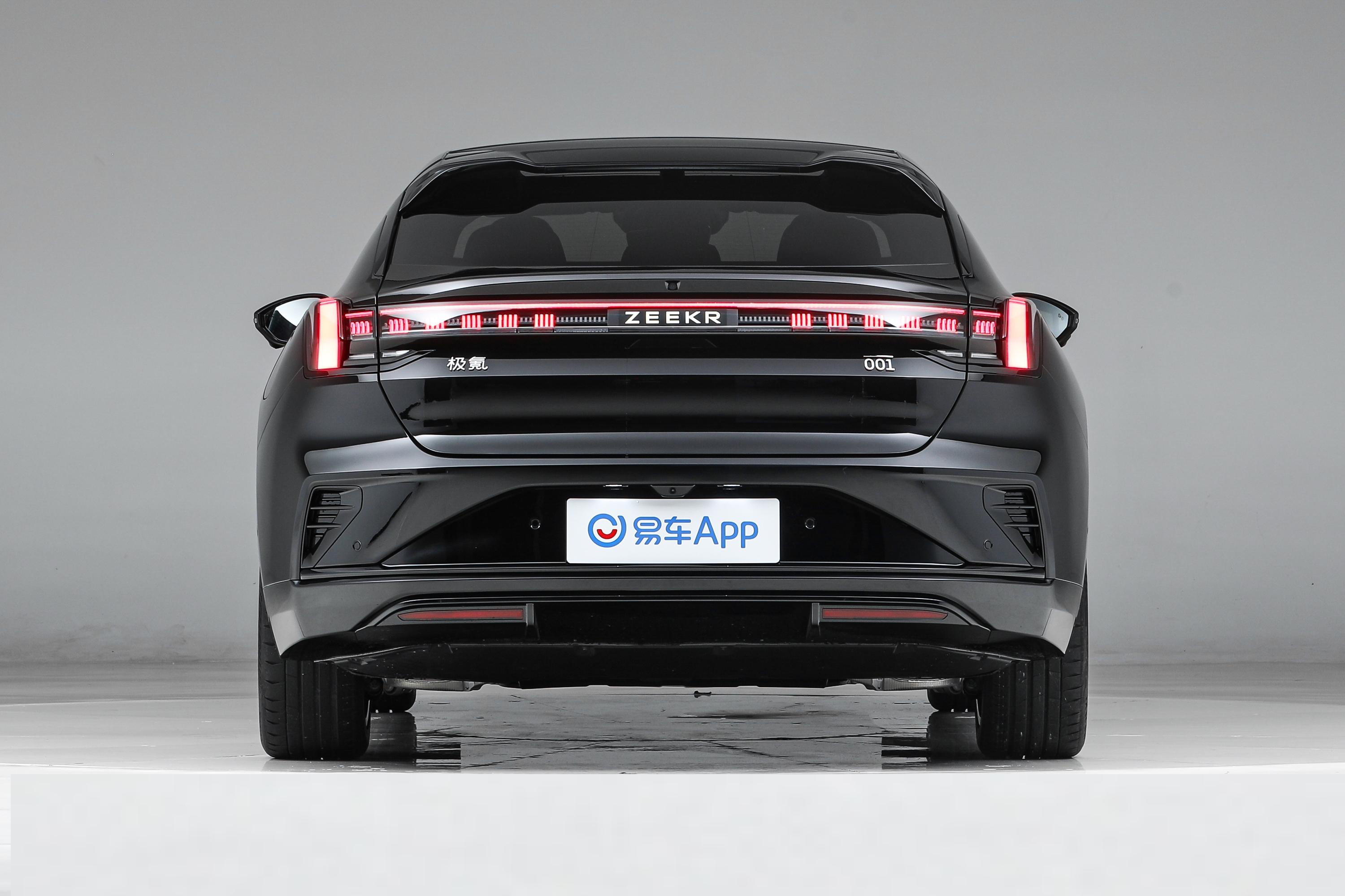 【ZEEKR 001762km 四驱Ultra版正后水平图片-汽车图片大全】-易车