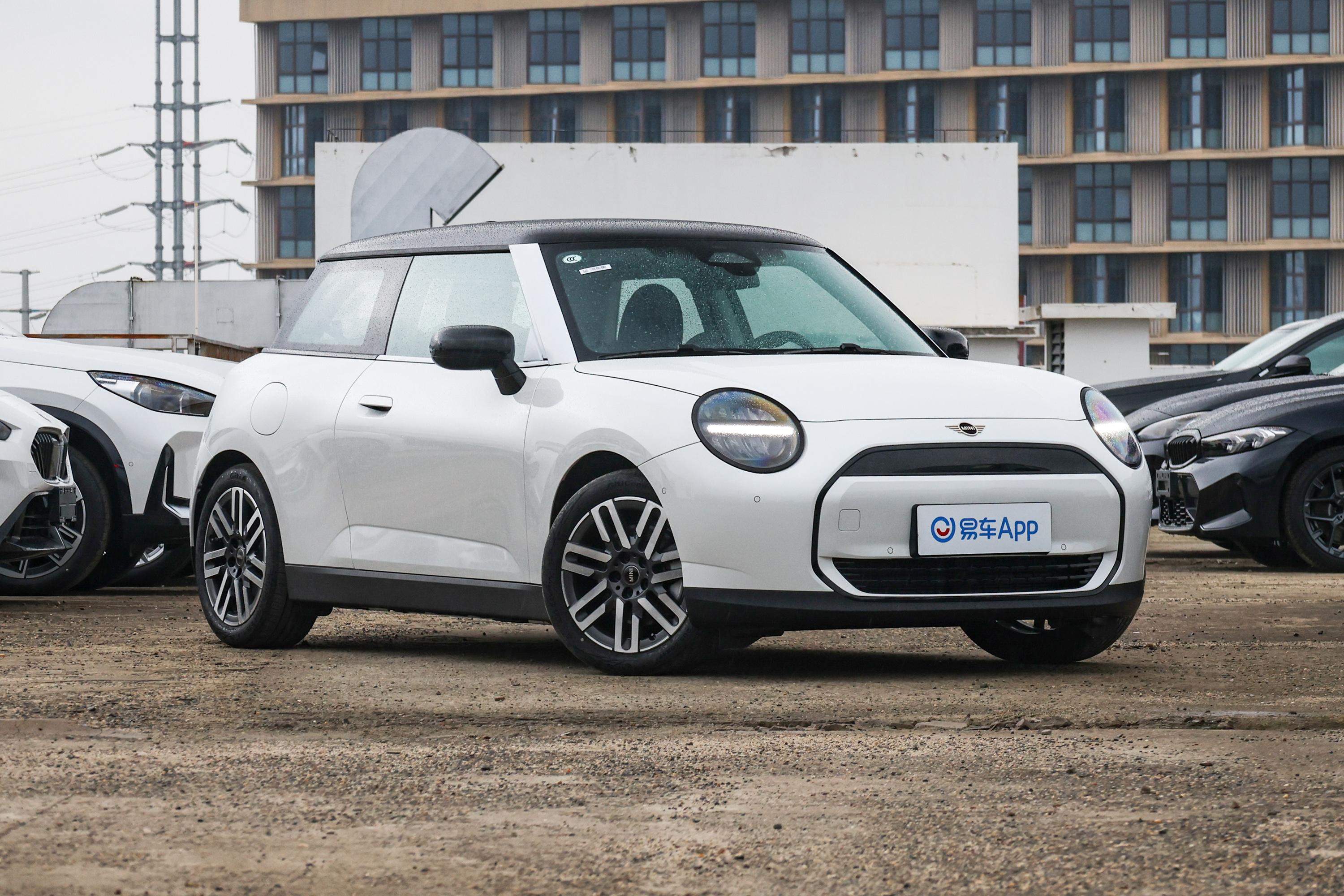 【电动MINI COOPER466km COOPER E 经典派侧前45度车头向右水平图片-汽车图片大全】-易车