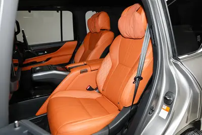 2025款 雷克萨斯LX LX700h VIP领世版空间
