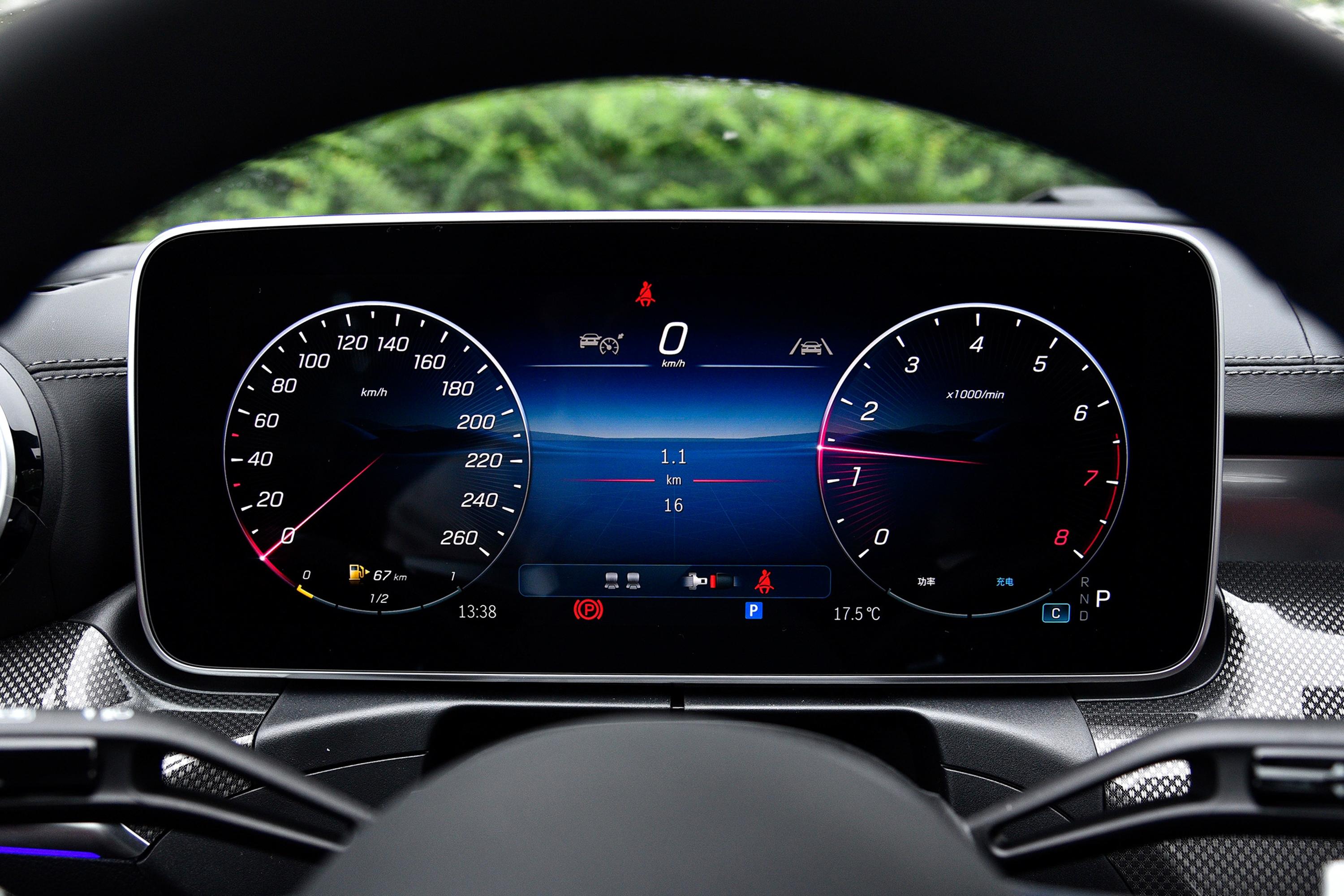 【奔驰CLECLE 300 4MATIC 豪华型轿跑车仪表盘图片-汽车图片大全】-易车