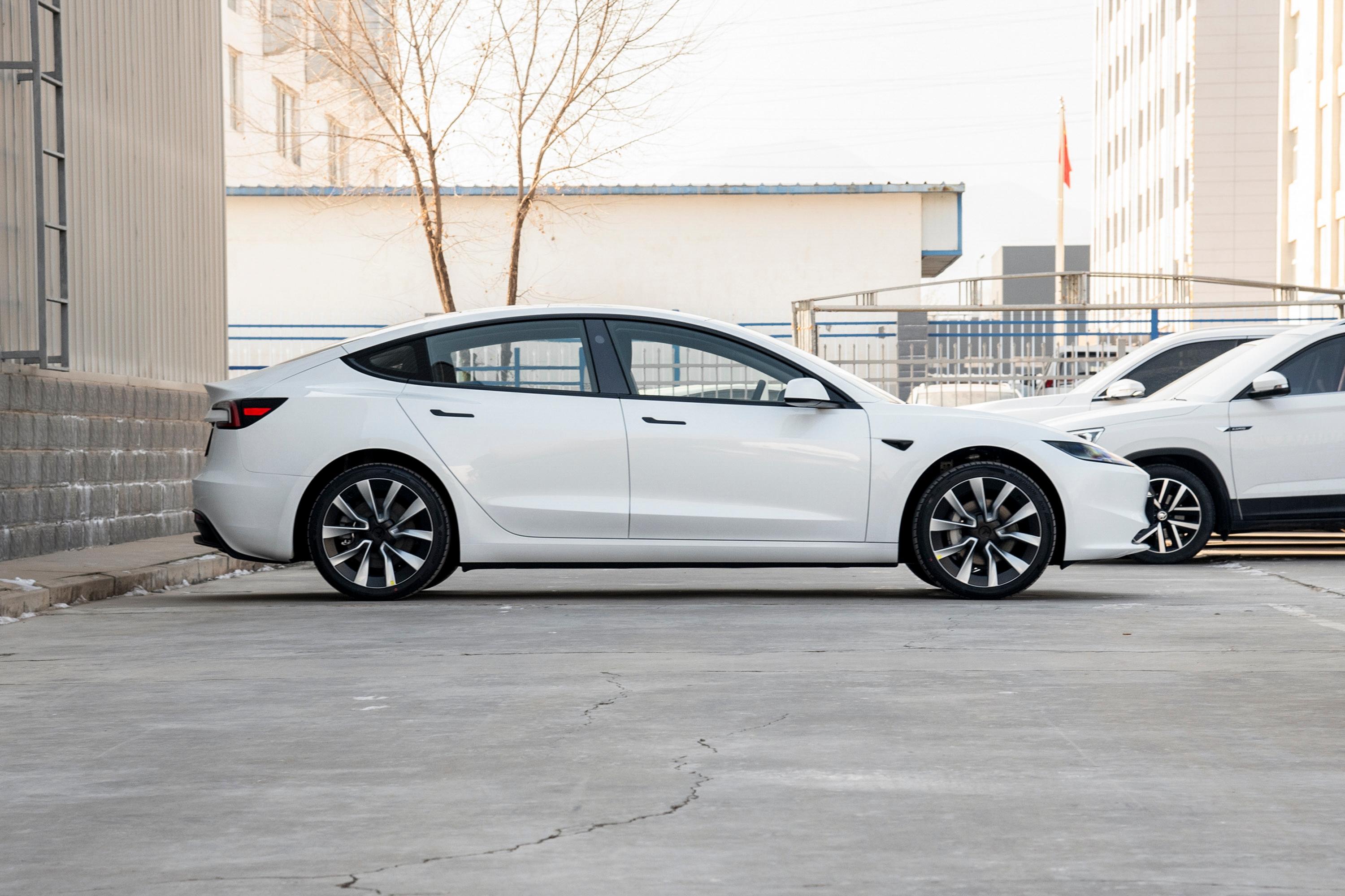 【Model 3改款 830km 长续航后轮驱动版正侧车头向右水平图片-汽车图片大全】-易车