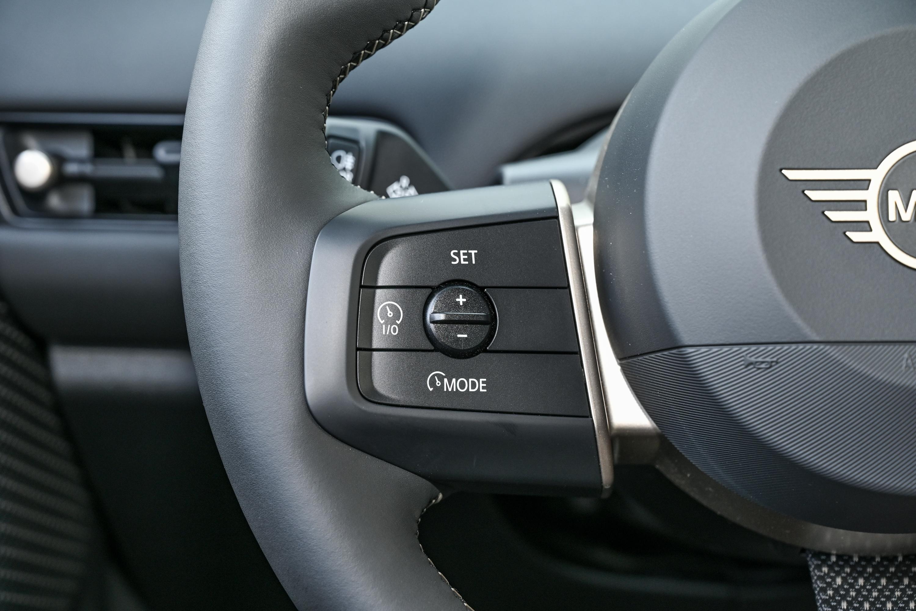 【电动MINI COOPER466km COOPER E 经典派左侧方向盘功能按键图片-汽车图片大全】-易车