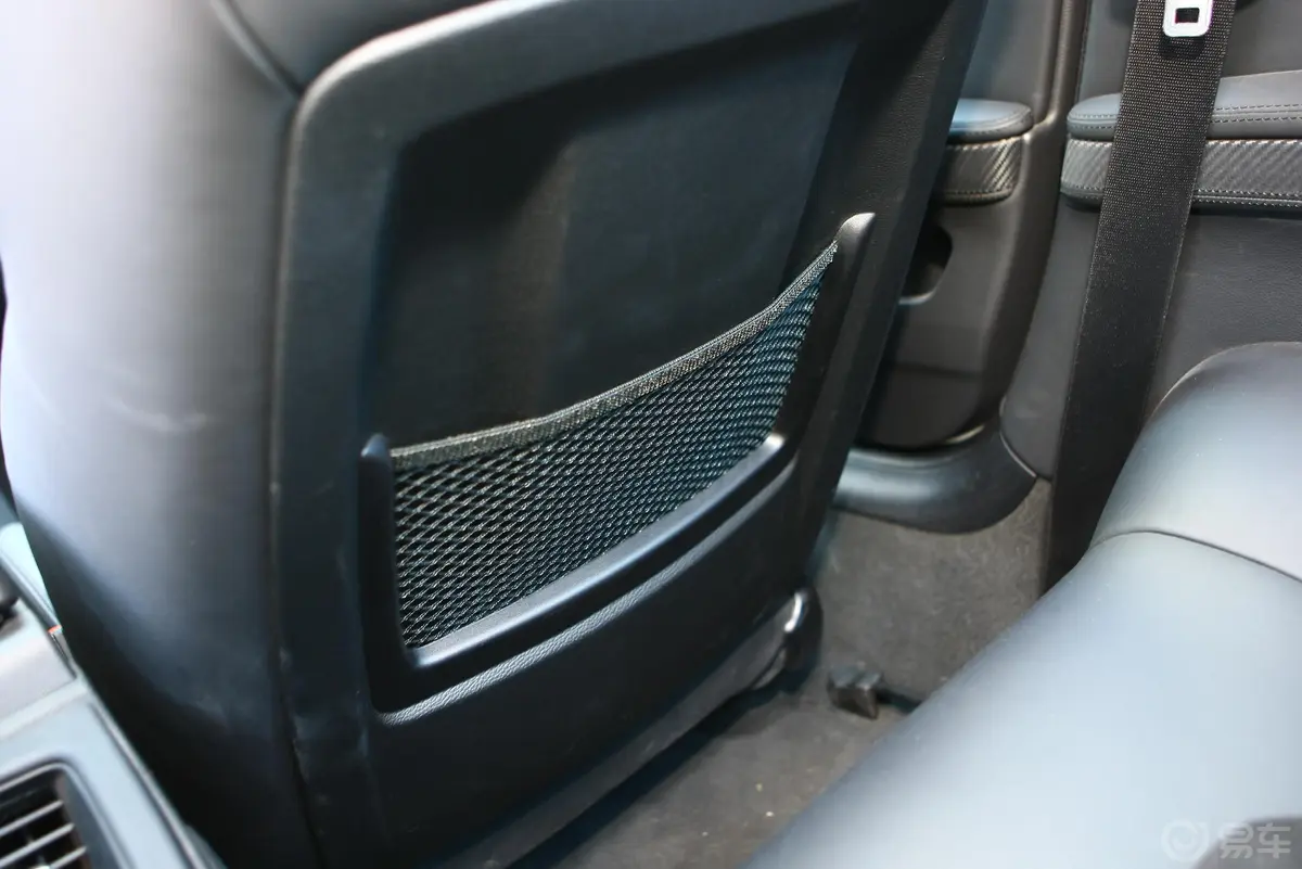 宝马M3双门轿跑车前排座椅后储物袋