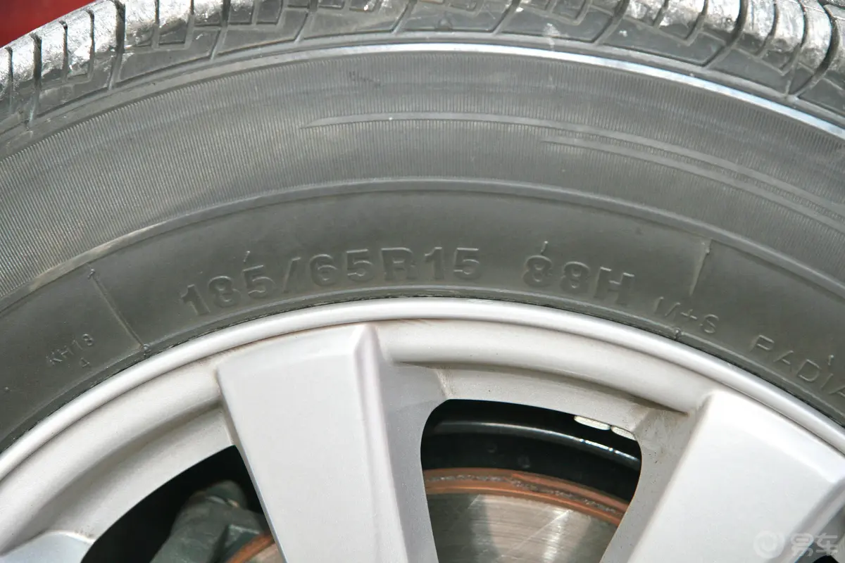 炫丽1.5VVT 豪华型轮胎规格