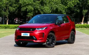 发现运动版前排乘坐空间怎么样？