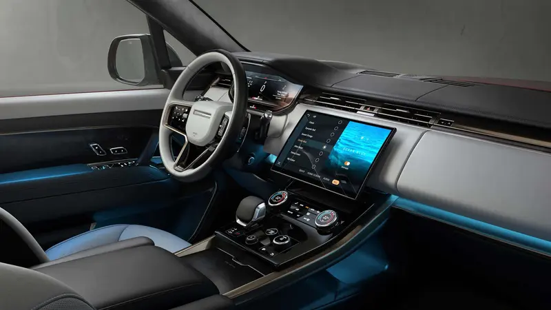 Range Rover Sport interior with steering wheel