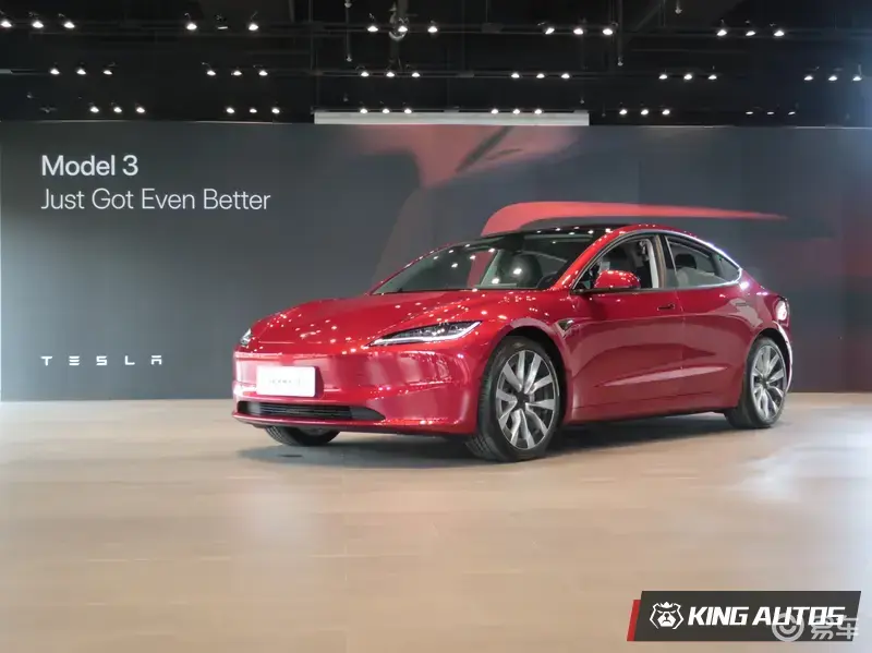 Tesla Model 3焕新版，四驱版本，建议售价199.99万元起。
