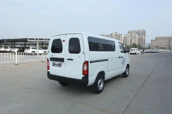 E5后面