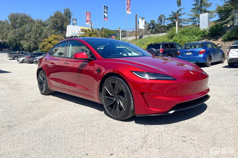 新款特斯拉Model 3高性能版上市 售价33.59万元_易车