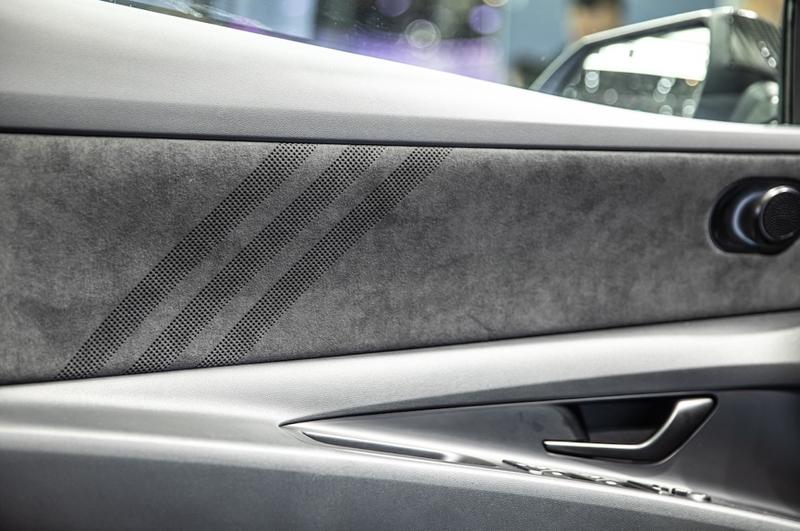 alcantara 2024北京车展尽展奢华与创新,拥抱新时代新