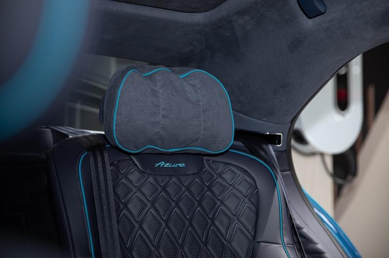 作为宾利飞驰雅度flying spur azure的头枕和顶篷的材料,alcantara