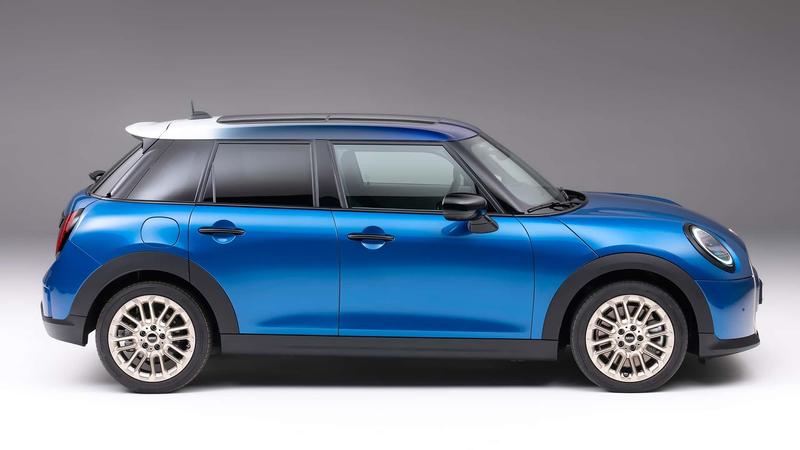 全新MINI COOPER S 5门版官图发布 轴距增加71mm
