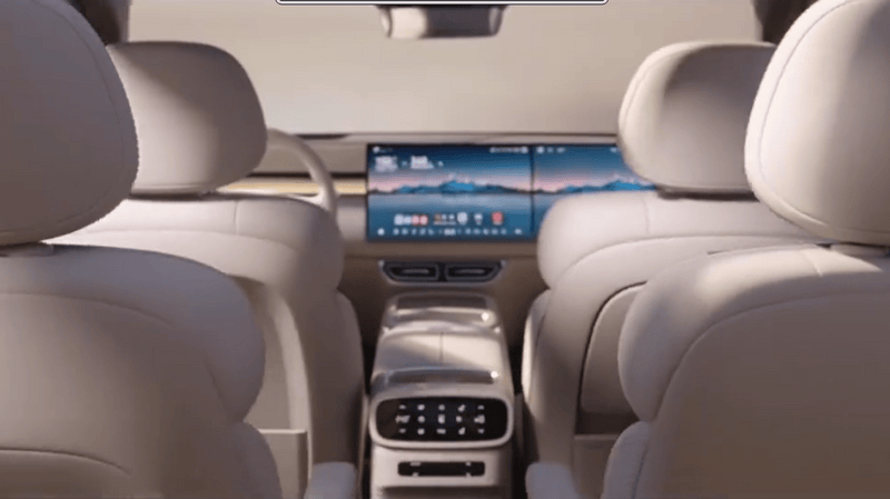 深蓝S09内饰细节曝光 前后排可移动中岛/配车载冰箱