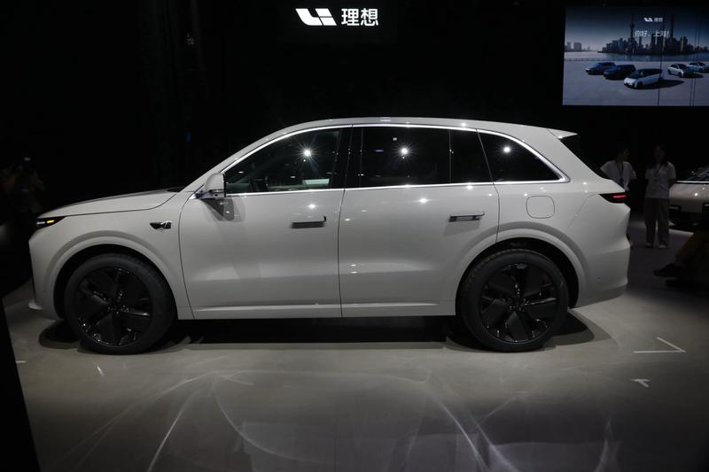 2025上海车展：理想L6智能焕新版售24.98万元起