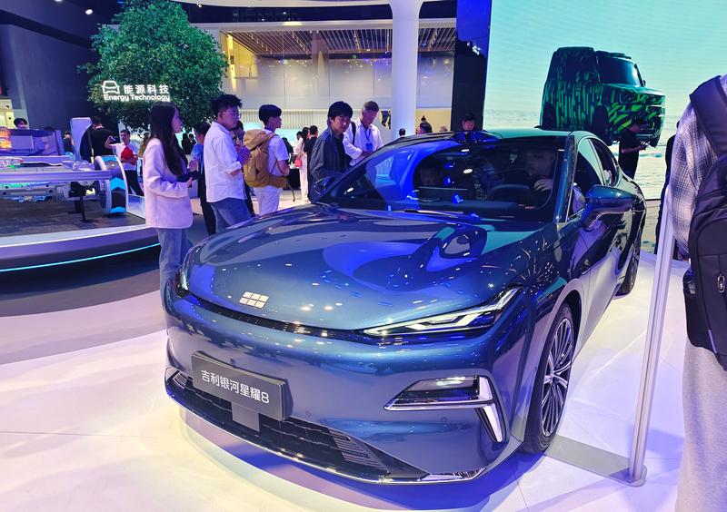 2025上海车展：吉利银河星耀8两款新车型预售13.38万起_易车