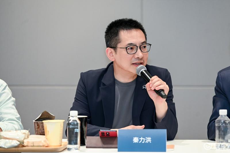 蔚来：十年蜕变与“谷底爬升”的关键战役