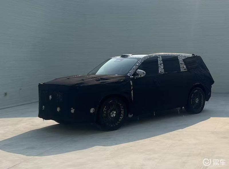 岚图“泰山”最新谍照 定位全尺寸大六座SUV/预计年内发布