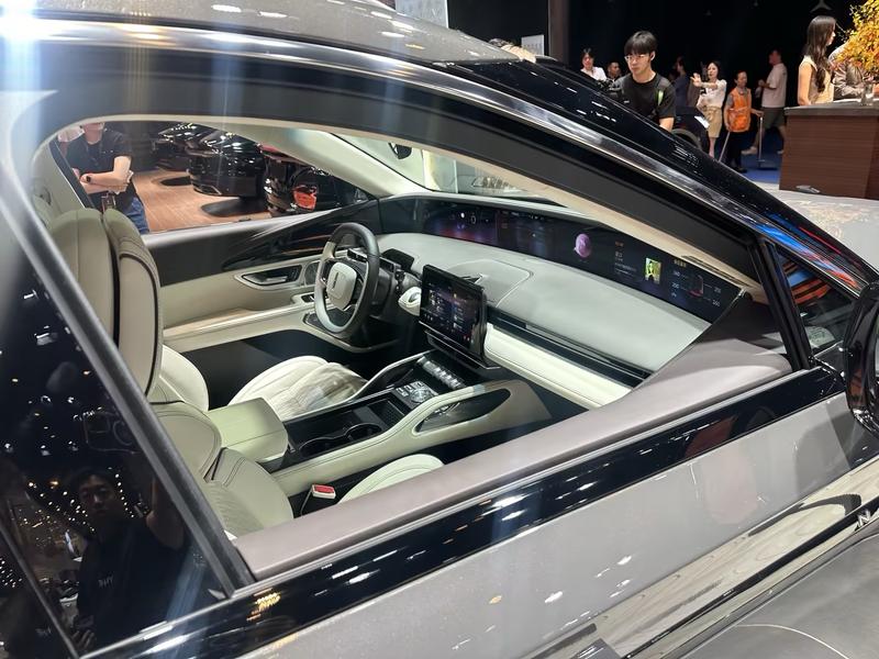 2025成都车展：林肯航海家总裁版售价39.88万元