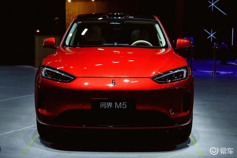 全新问界M7实车首秀 问界全系亮相成都车展