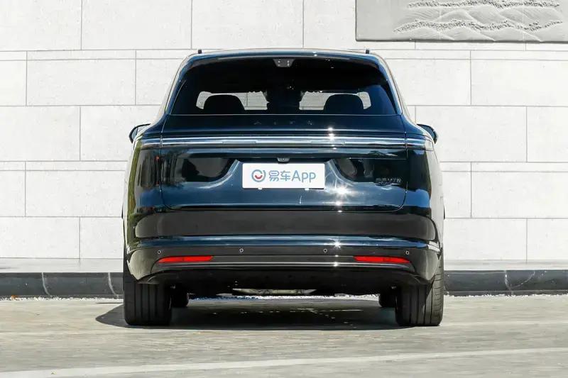 全新问界M7 6小时订单突破130000台 预售价28.8万元起