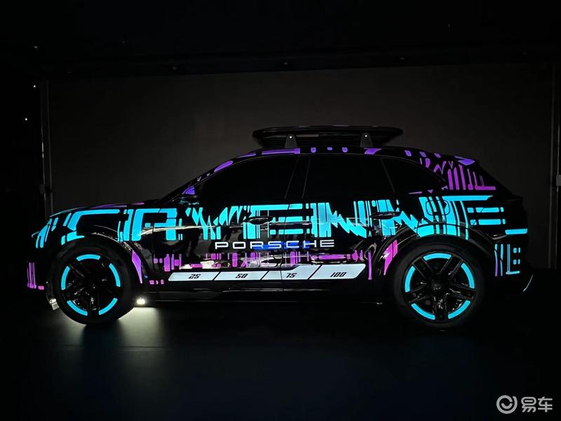2025慕尼黑车展：保时捷纯电Cayenne伪装车亮相