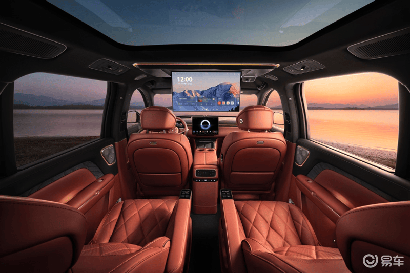 岚图泰山内饰发布 最新版鸿蒙座舱语音大模型