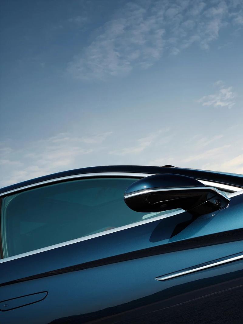 仰望U7推出全新车色星河蓝 将于广州车展亮相