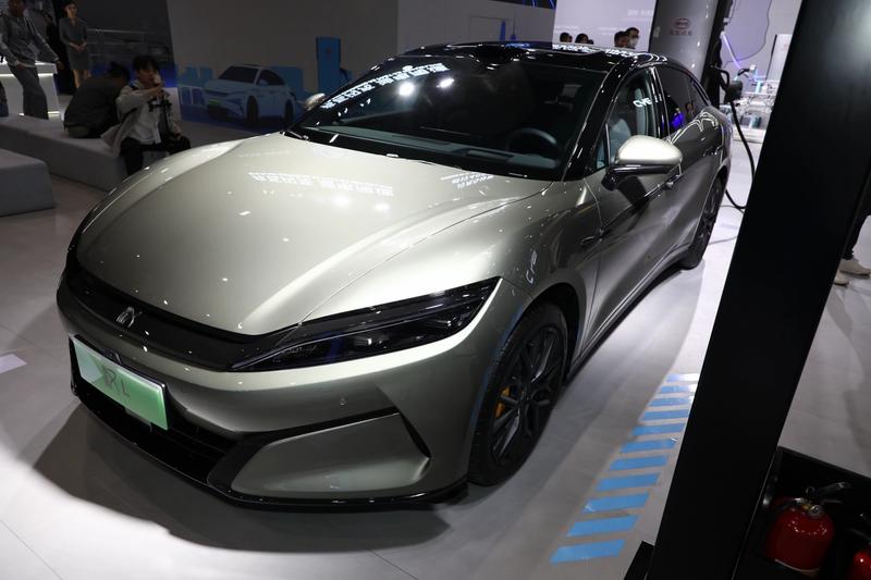 2025广州车展：比亚迪汉L超级置换补贴后售价19.48万元起