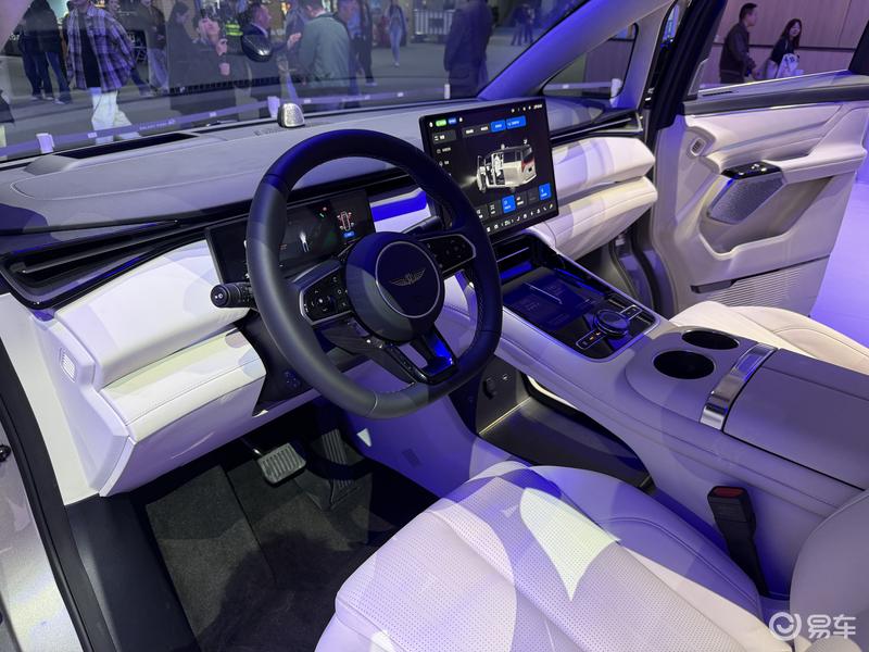 2025广州车展：吉利银河V900亮相